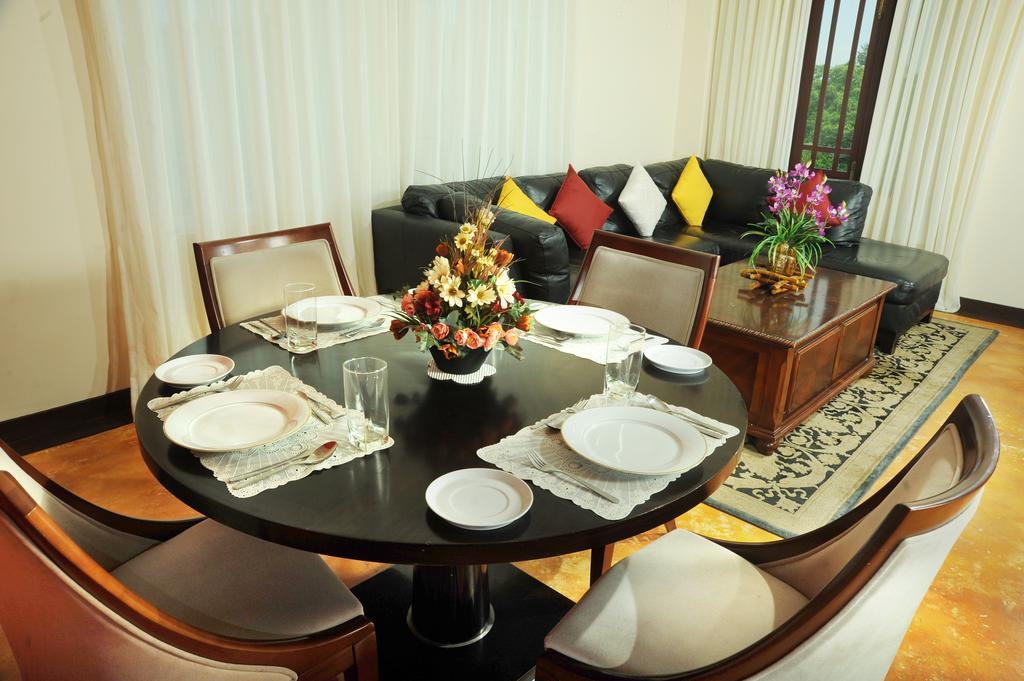 Отель Prestige Court Residencies Дехивала-Маунт-Лавиния Экстерьер фото