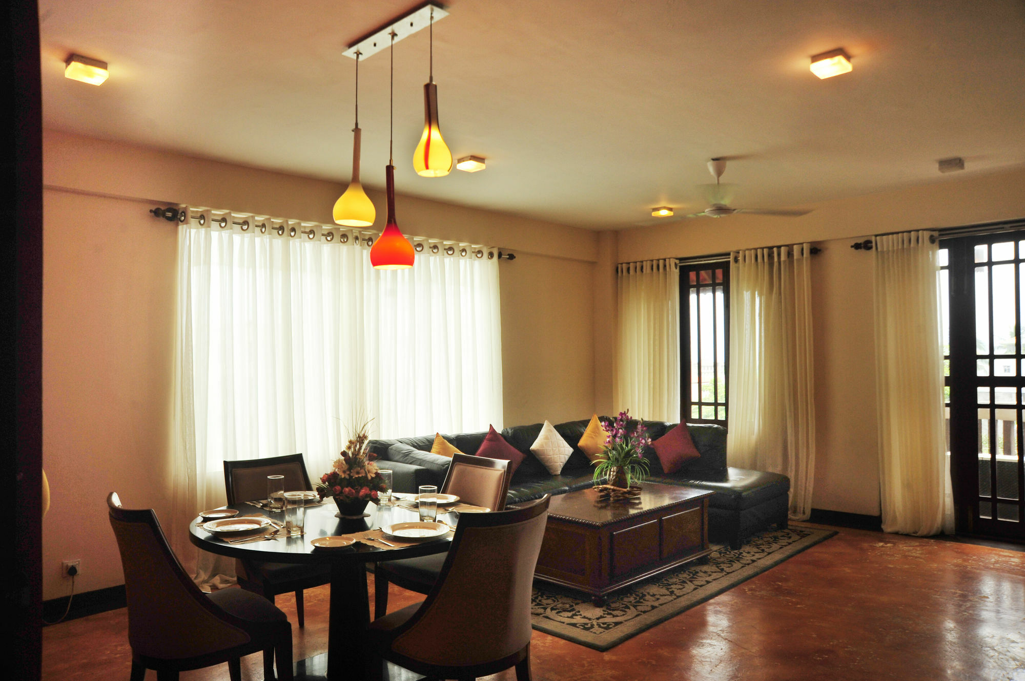 Отель Prestige Court Residencies Дехивала-Маунт-Лавиния Экстерьер фото