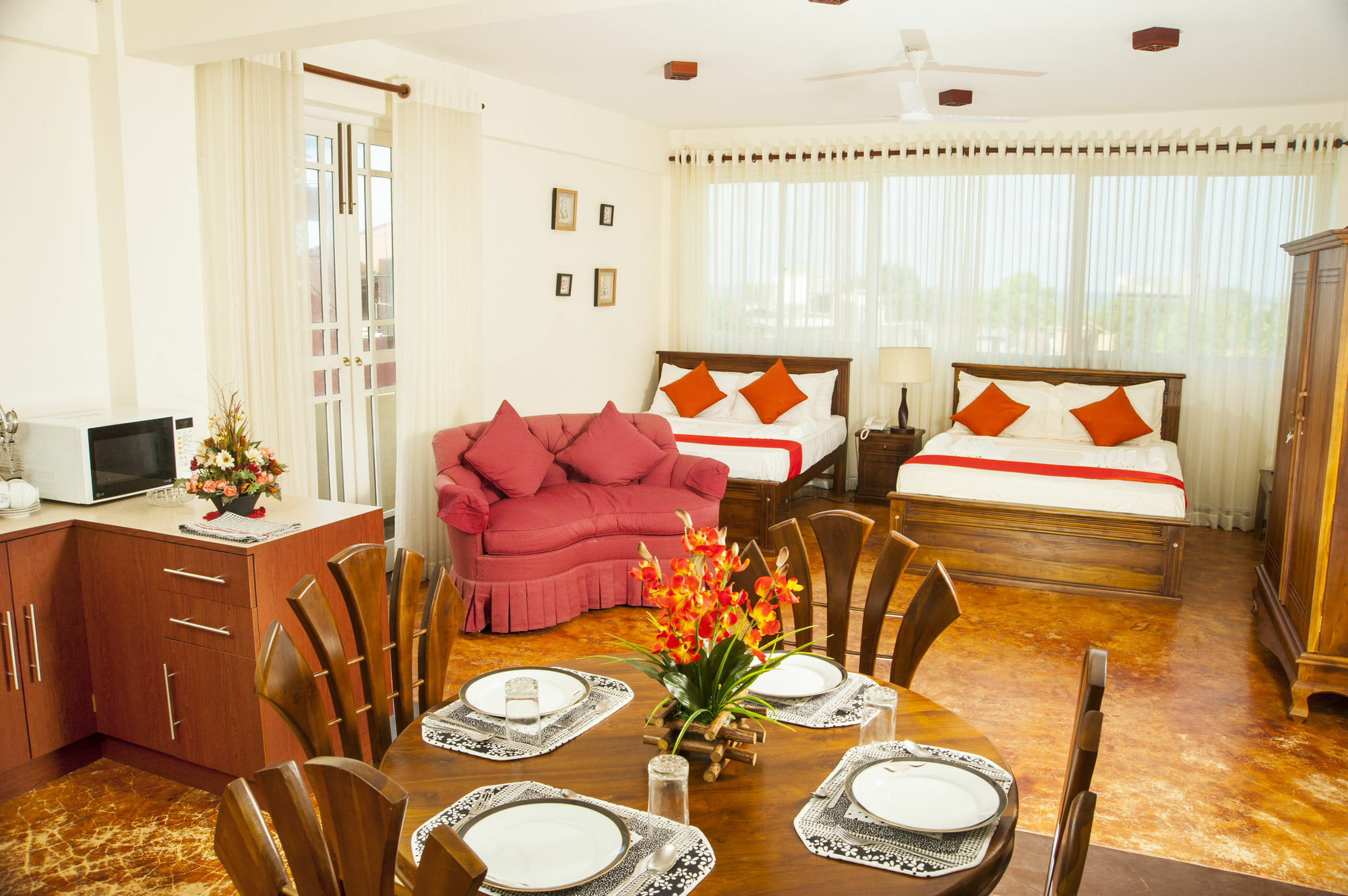 Отель Prestige Court Residencies Дехивала-Маунт-Лавиния Экстерьер фото