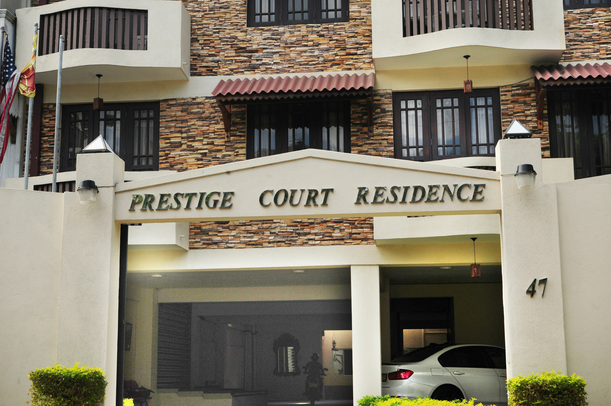 Отель Prestige Court Residencies Дехивала-Маунт-Лавиния Экстерьер фото