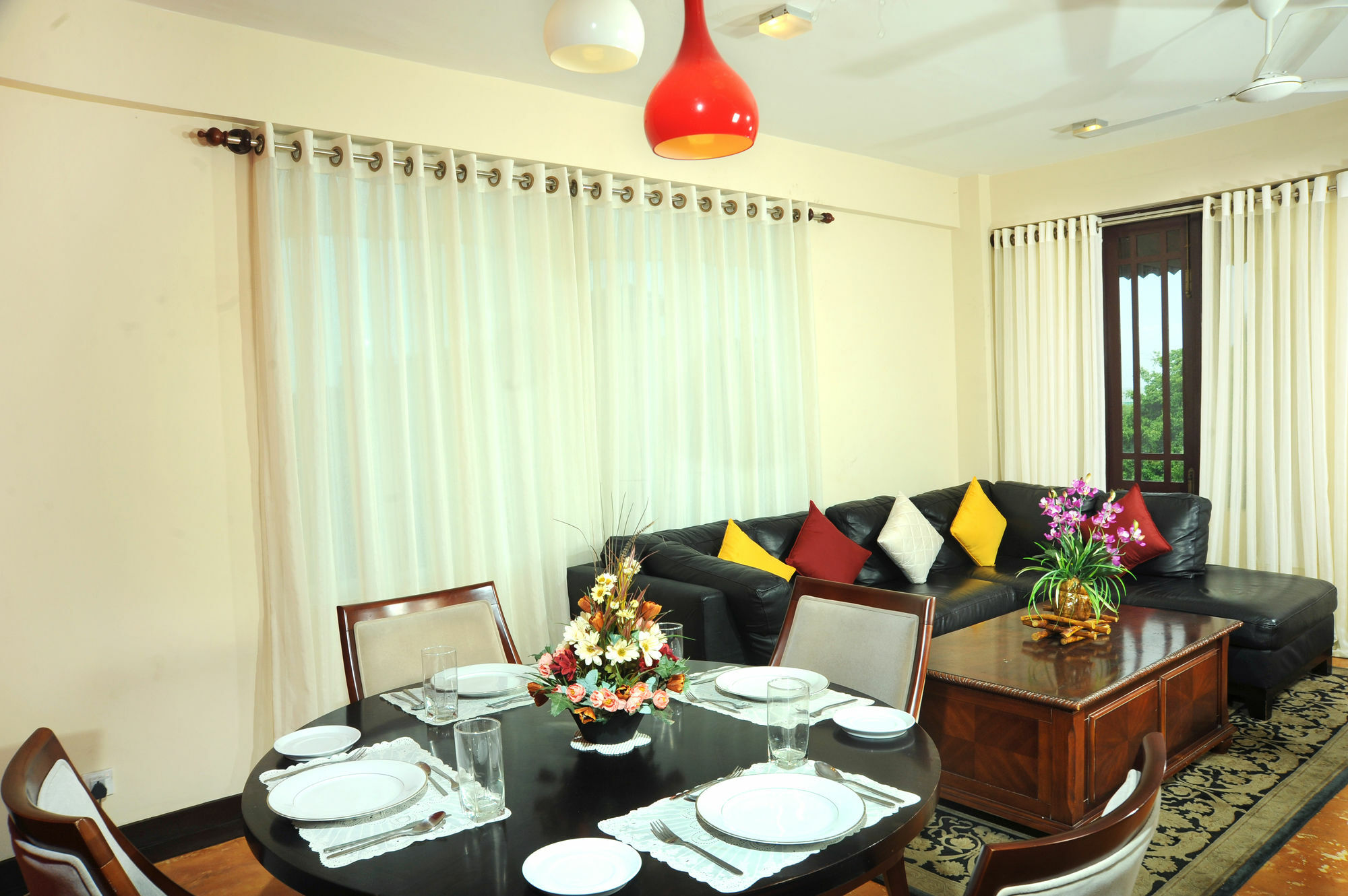 Отель Prestige Court Residencies Дехивала-Маунт-Лавиния Экстерьер фото