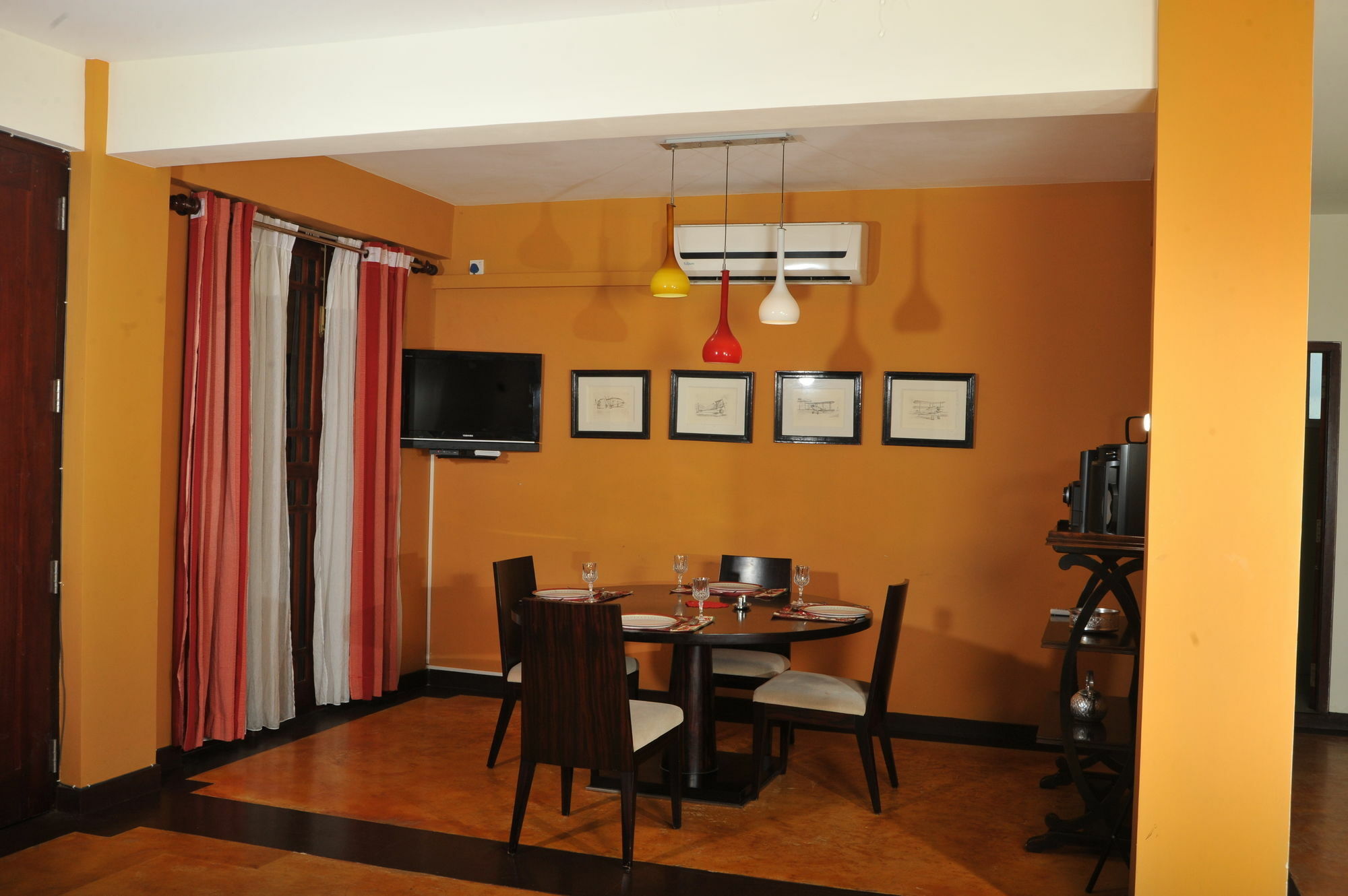 Отель Prestige Court Residencies Дехивала-Маунт-Лавиния Экстерьер фото